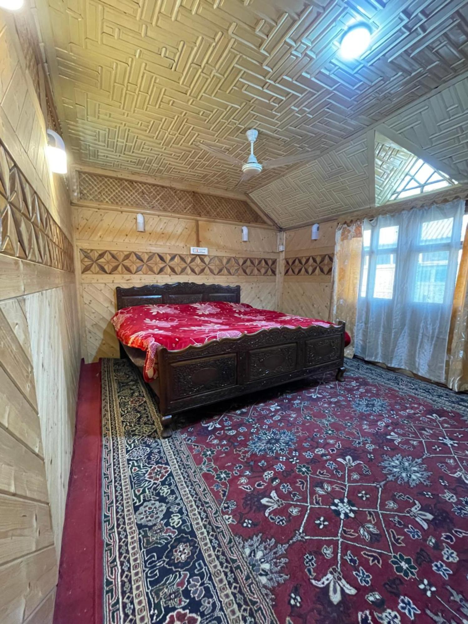The Heritage Safina Group Of Houseboats Srīnagar Exterior foto
